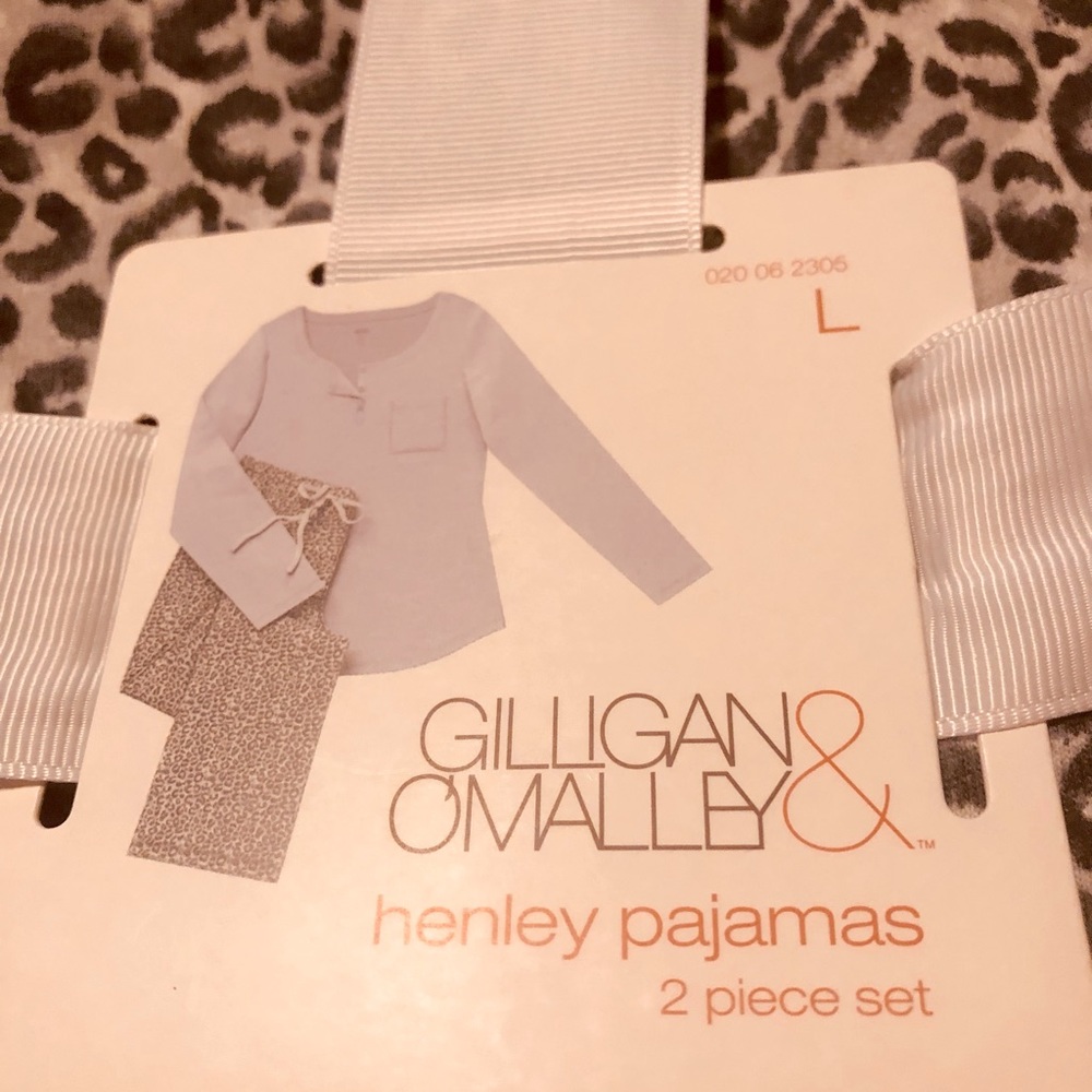 Two piece lady pajamas